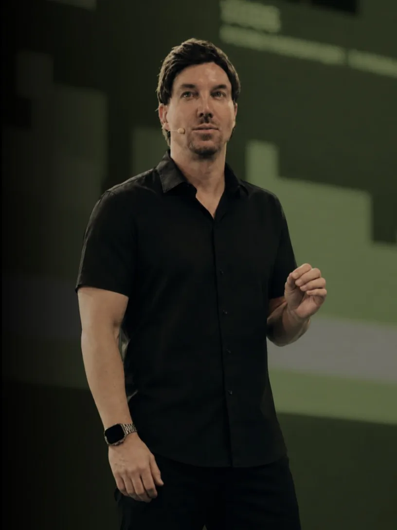 Jan Froboese als Speaker, Marketingberater aus Köln und Gründer von LeaderLogic